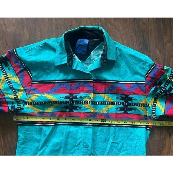 Woman's Western Cowgirl Style Southwest Pattern Print Button Shirt Size M - Picture 3 of 6